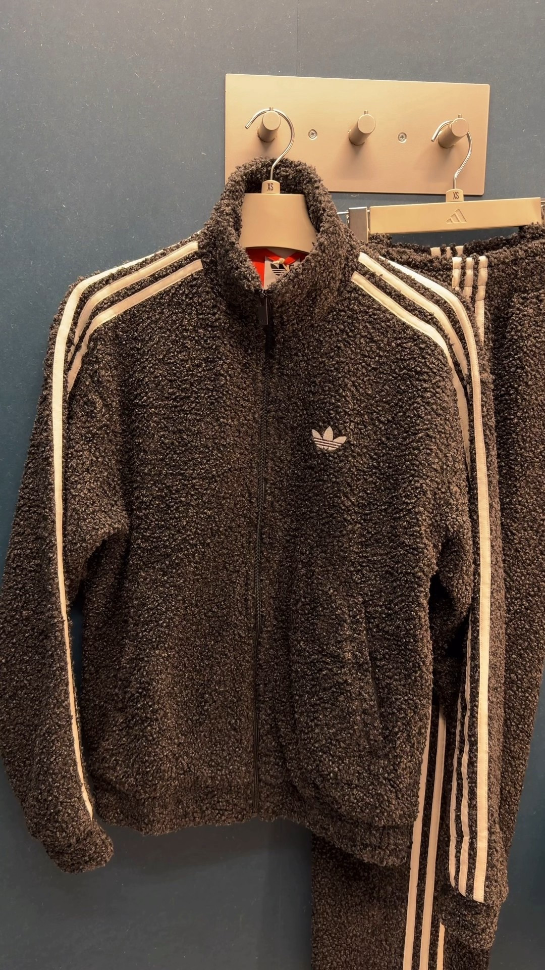 trying the Xs in the adidas boucle jacket and trousers im 5ft 6 

Ad. @adidas #createdwithadidas

