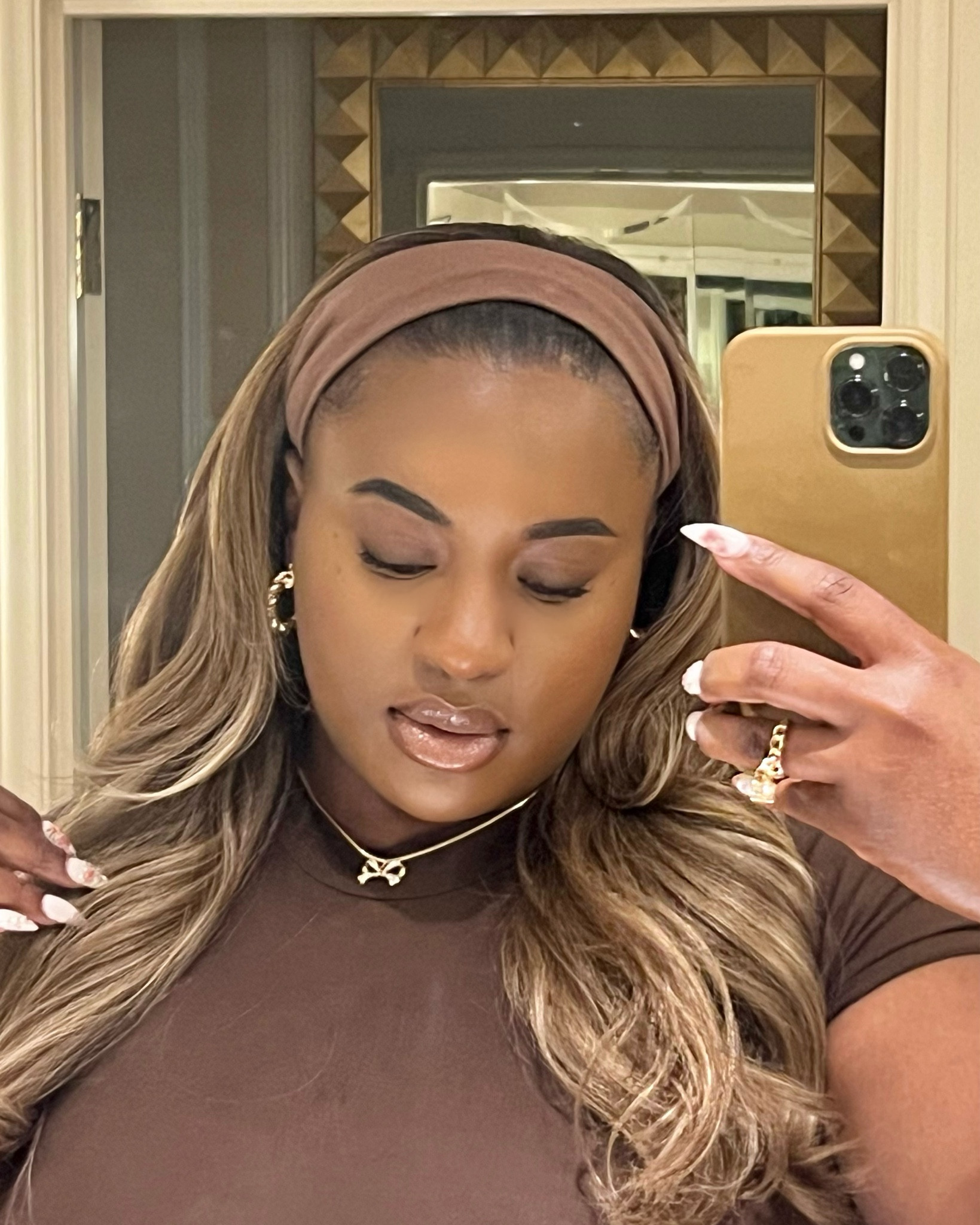 this synthetic wig > perfect hues of ash blonde!

#LTKBeauty #LTKCyberWeek #LTKFindsUnder100