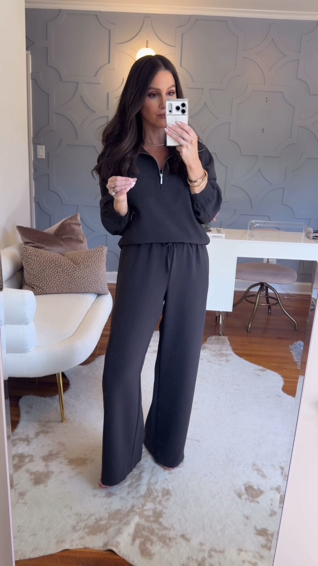 These pants have become wardrobe staples for me - so much so that it’s now my third color! This is the cacao nib and gorgeous for fall! Wrinkle resistant material and they now come in a balloon style! I did my true size in both pants as well as everything else I’ve styled it with! 

@Aritzia #ad #aritziapartner

#LTKOver40 #LTKSeasonal