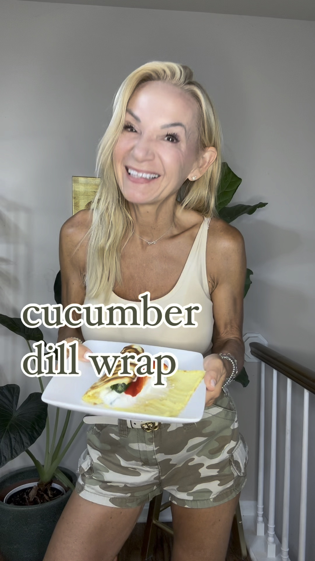 CUCUMBER DILL WRAP- 27 grams protein, 250 calories 

1 piece protein flatbread (recipe below)
1/2 recipe cucumber dill dip (recipe on my feed)
bell pepper strips or any other raw veggie

Just slap that dill dip on your flatbread, throw on some veggies and enjoy. 

PROTEIN FLATBREAD 

one pound 2% cottage cheese (I use good culture)
two eggs
salt and garlic pepper

Blend eggs and cottage cheese on high until smooth. Pour out onto parchment lined baking sheet.  

Bake at 350 until lightly browned, around 35 minutes. Allow to cool and cut into 4 pieces. Each contains 17 grams of protein and 115 calories. 


xoxo
Elizabeth 









#LTKSummerSales #LTKHome #LTKOver40