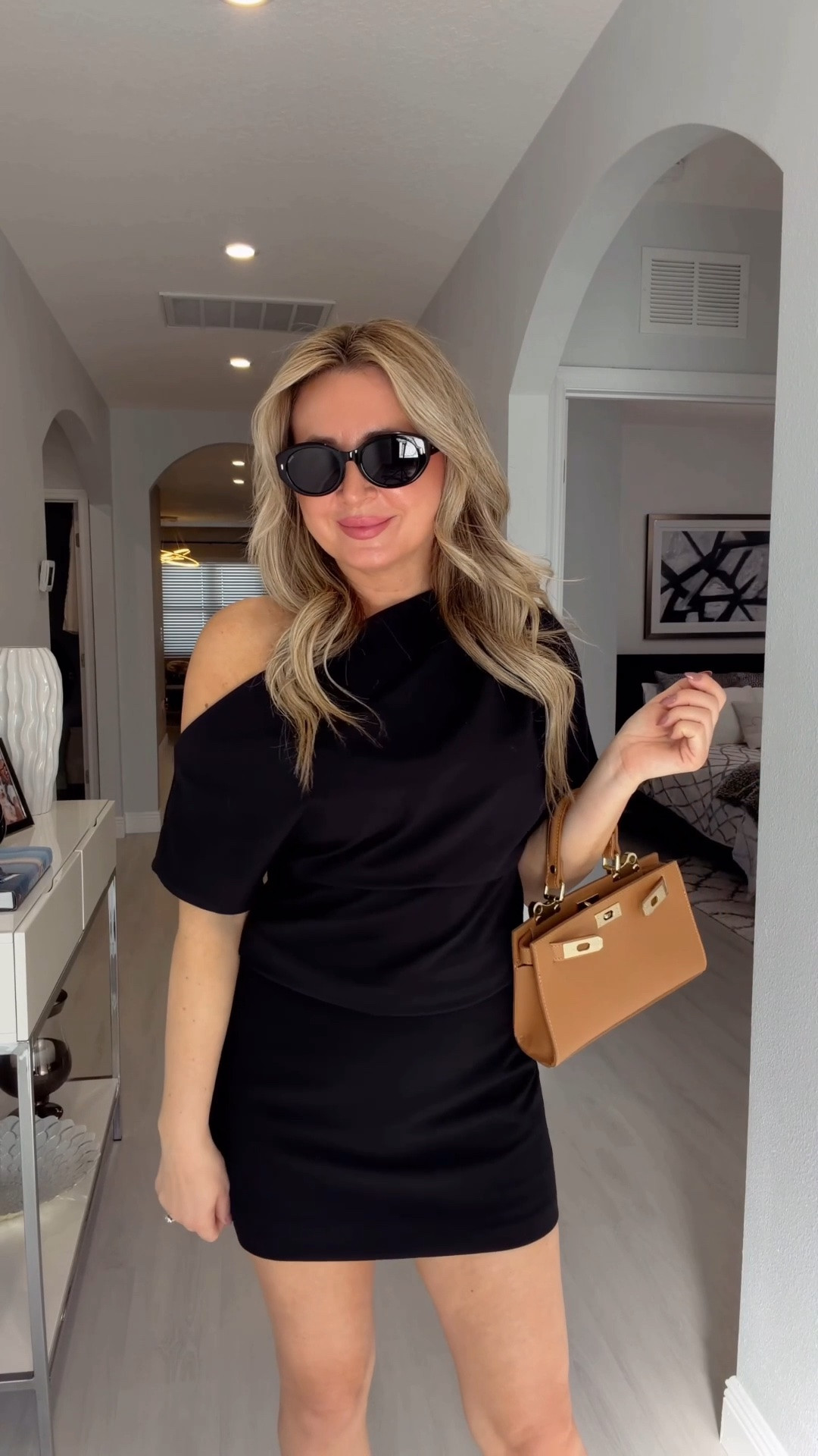 Super cool, city style, fall look from @Dynamite Clothing 

#black #skort #skirt #top #fall #falloutfit

#LTKgrwm #LTKdayinmylife #LTKootd