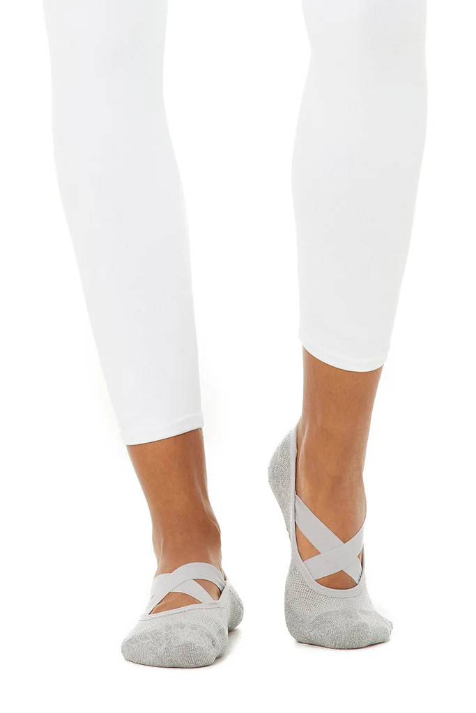 Women's Pivot Barre Sock - Dove Grey Heather | Alo Yoga
