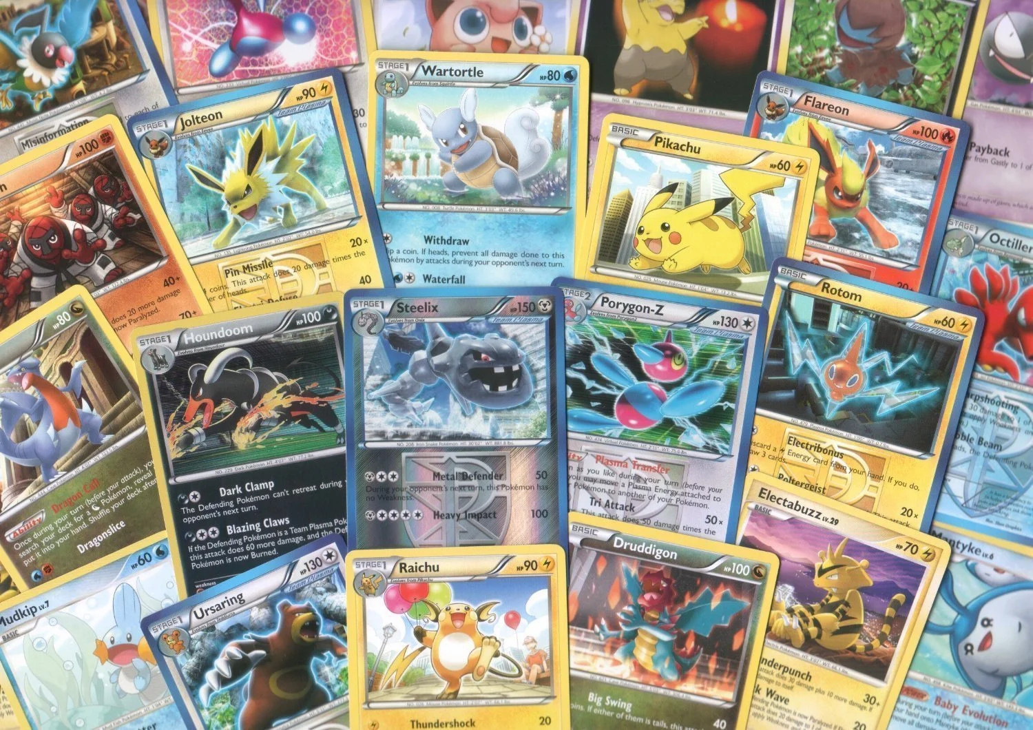 100 Assorted Pokemon Trading Cards with 7 Bonus Free Holo Foils - Walmart.com | Walmart (US)