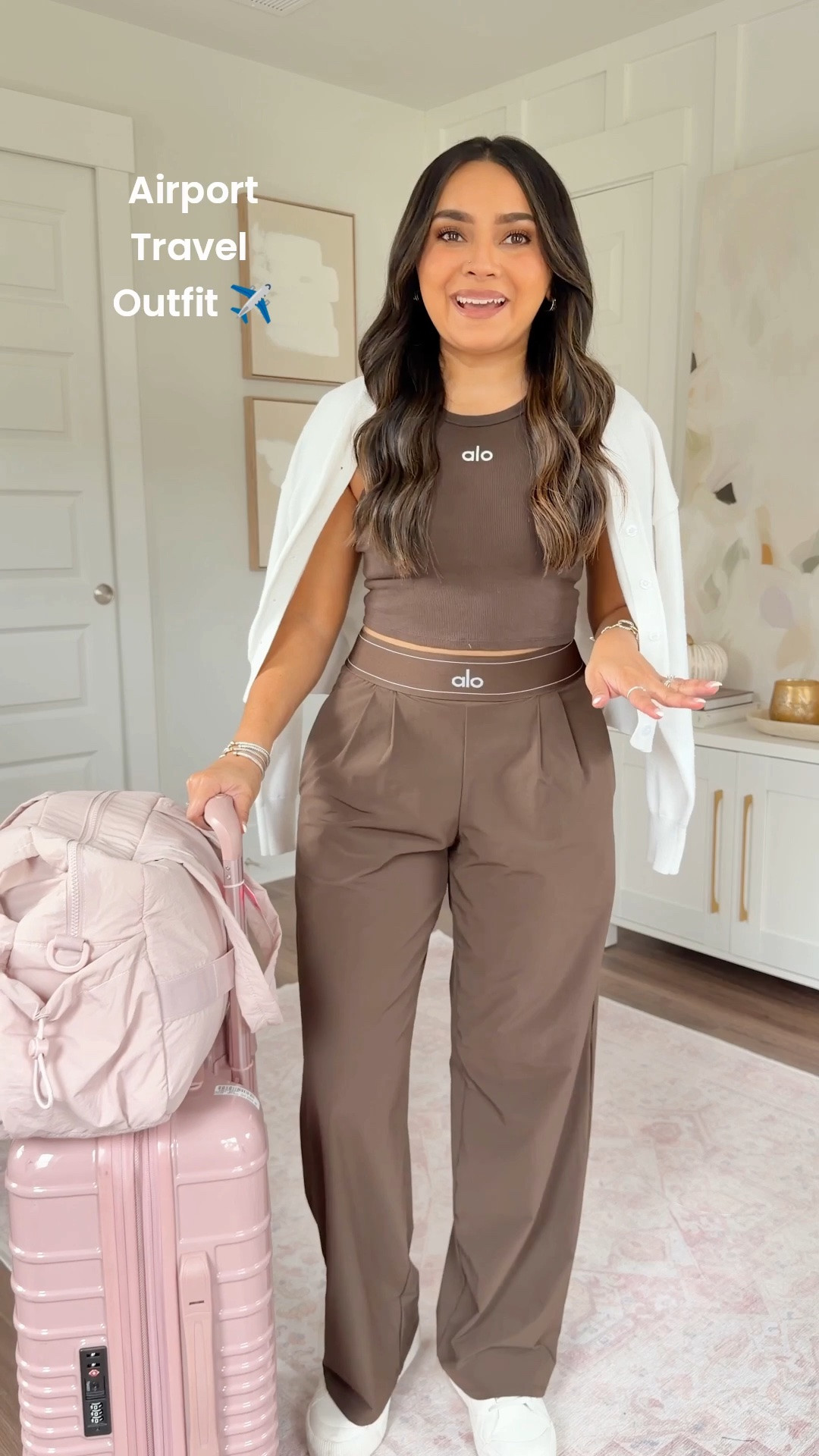 Airport Travel Outfit!
Brown tank size xs TTS
Brown pants size xxs - typically a size 2/26 in pants 
White cardigan size small TTS 
Sneakers size 6.5 TTS


Airport outfit
Fall outfit
Vacation look

@Alo Yoga

#LTKgrwm #LTKPetite #LTKTravel
