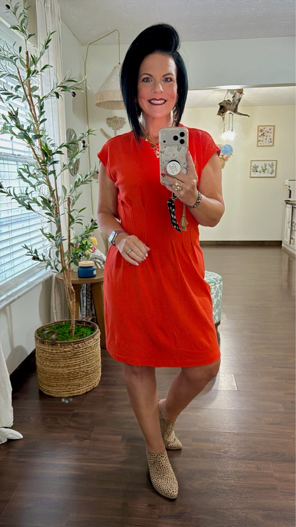 summer outfits over 40

Time and Tru Women's Pleat Waist Mini Dress size small TTS