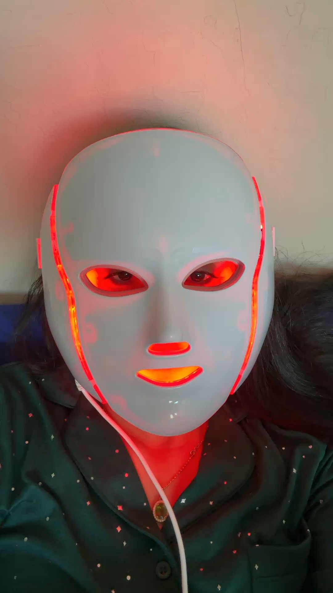 Red light therapy!!

#LTKBeauty #LTKFindsUnder100 #LTKGiftGuide