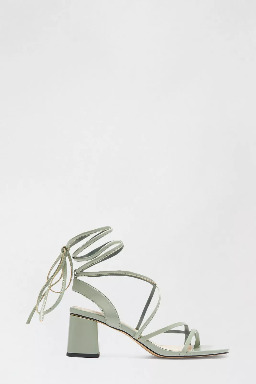 Buy Mint Sivy Strappy Toe Loop Block Heel for GBP 20.00 | Dorothy Perkins UK | Dorothy Perkins (UK)