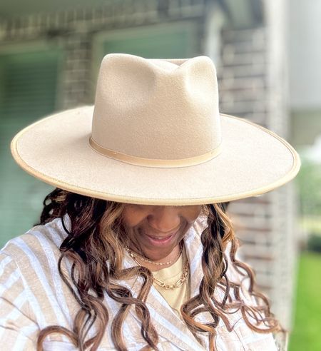 You know I love a good hat. This one is one of my favorites! #widebrimhats #hats #widebrim #fashionaccessories #fashion 