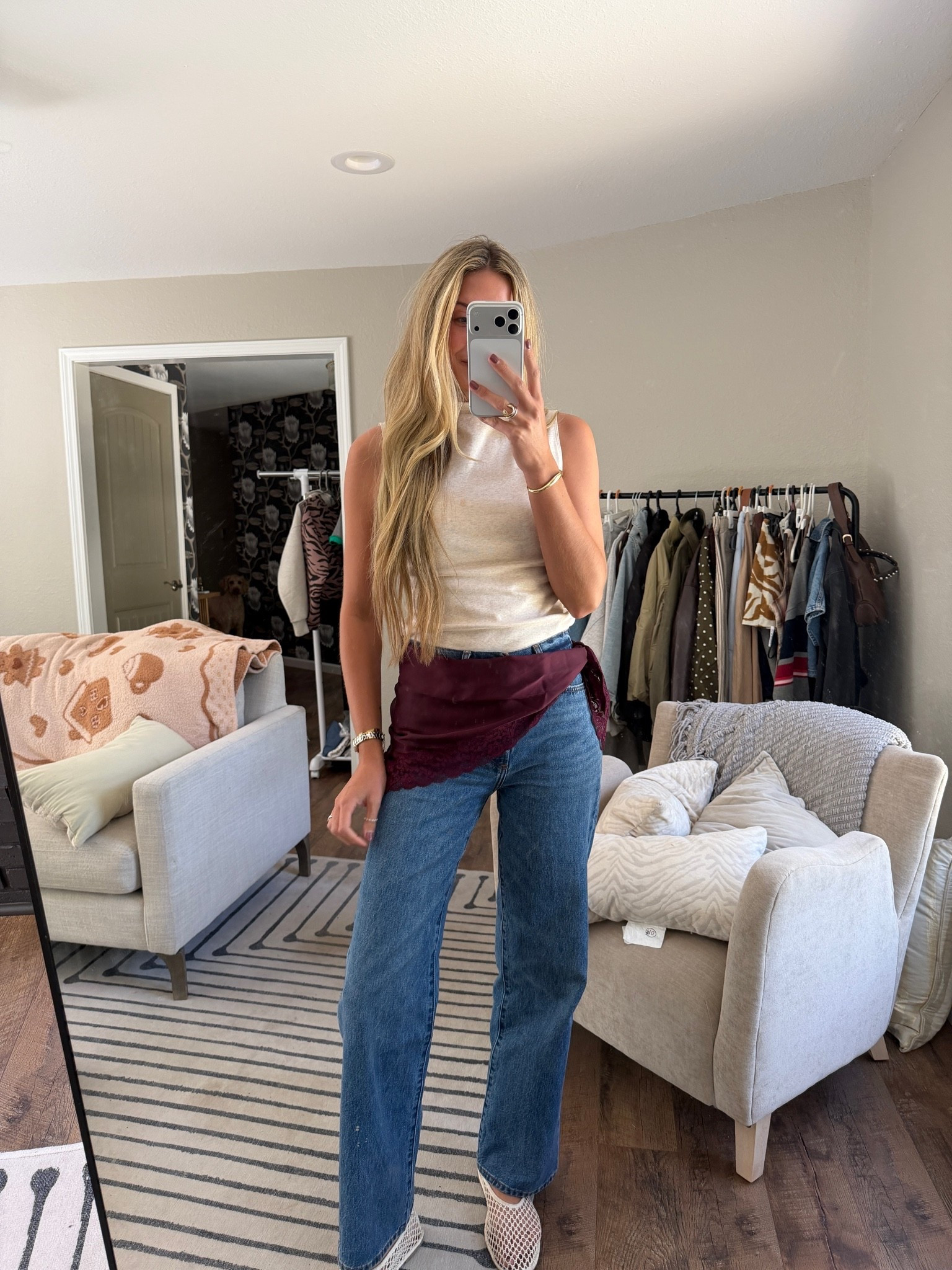 What I wore today! In a small top and TTS 26 denim. Easy and cute! #outfitideas

#LTKootd