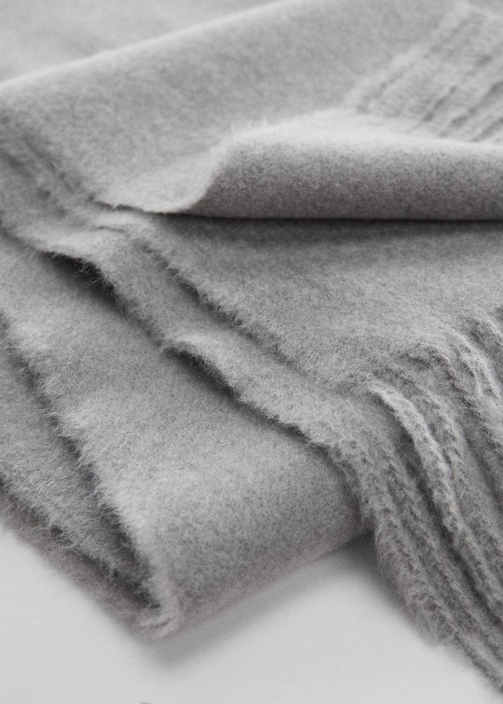 Fringed edge scarf | MANGO (US)