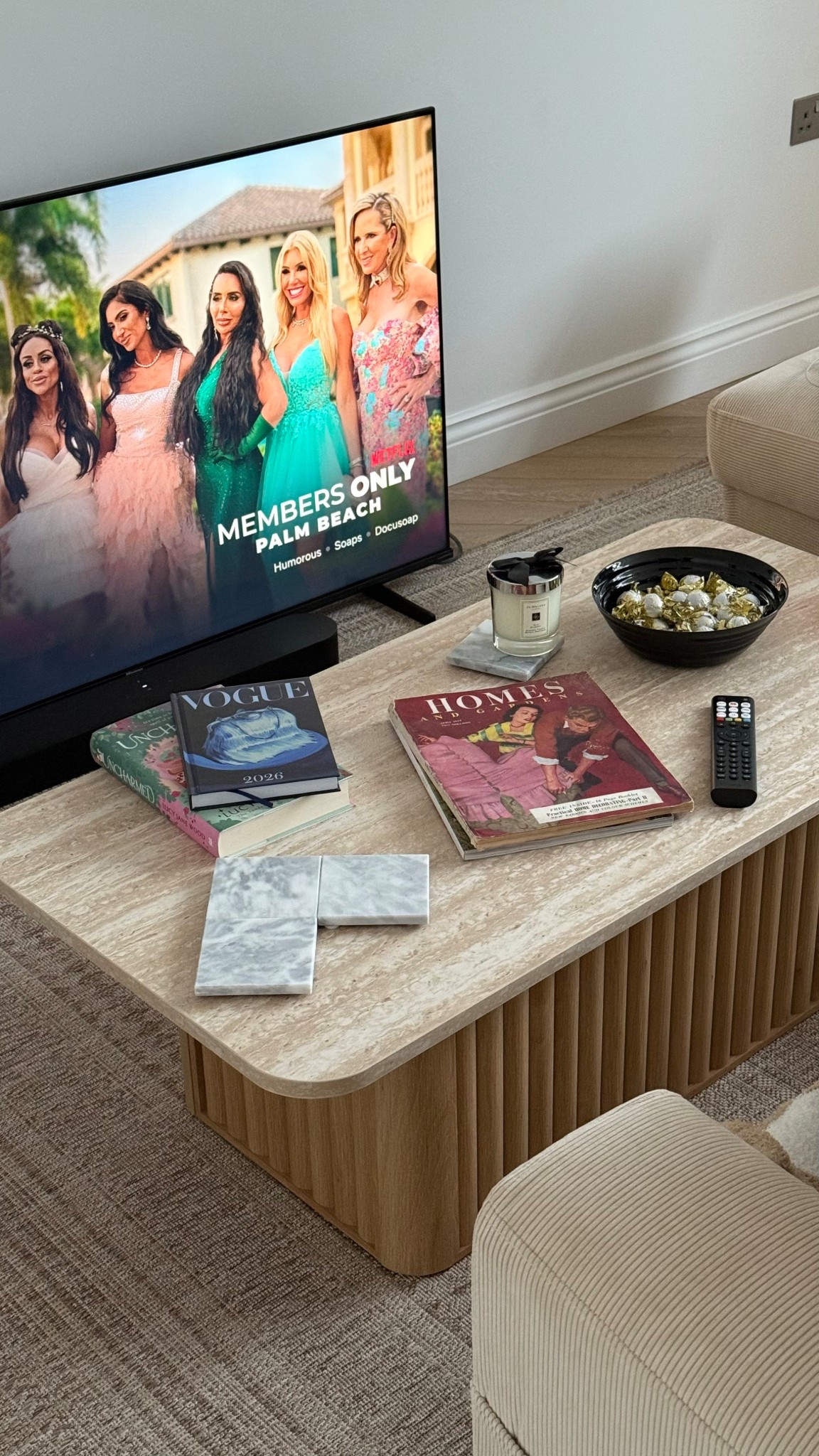 My coffee table 🤍🤍