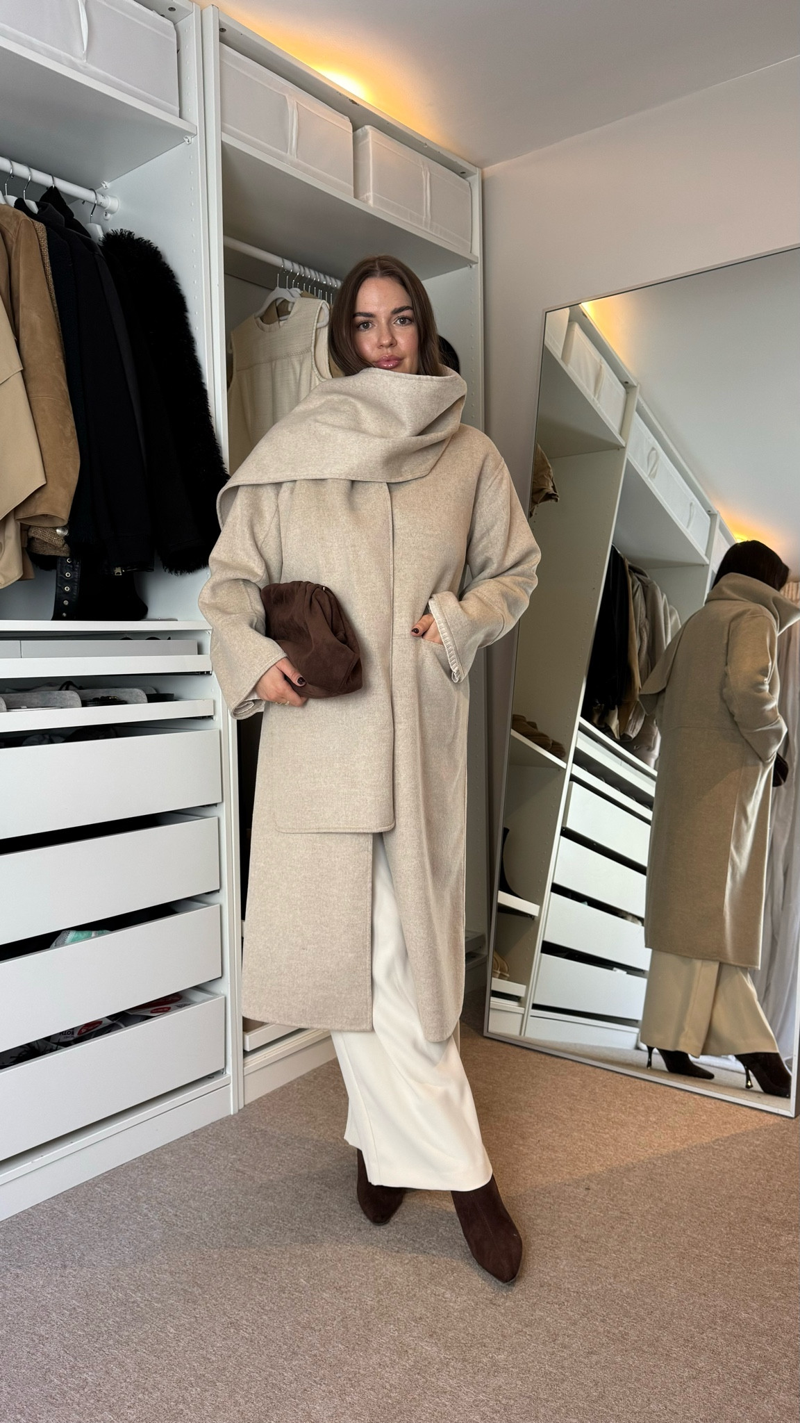 Full river island autumn look - beige scarf coat, chocolate brown heeled boots & clutch bag, cream belted trousers & cream roll neck jumper.

RI Discount code - isabella10 for 10% off a £50+ spend before 6 November 2024. 

#LTKstyletip #LTKautumn #LTKuk