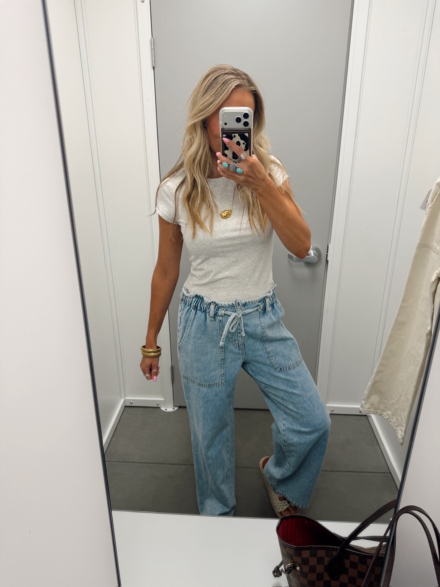 Finally tried on the new Gap inspired drawstring waistband pants & im IN LOVE! These came home with me 👏🏼🔗😱 

Wearing size s / my tts paired with one of my favorite basic tees! 

#LTKdayinmylife #LTKgrwm #LTKootd