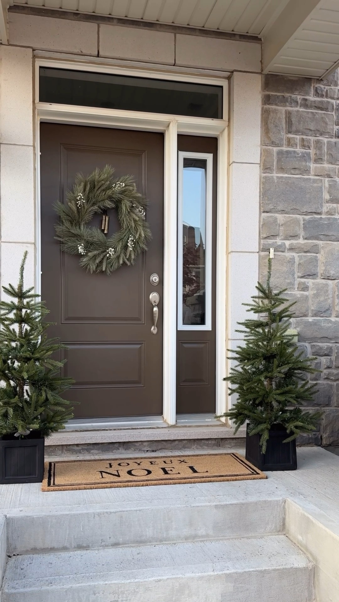 Simple & timeless holiday front porch styling 🌲

#LTKhome #LTKholiday