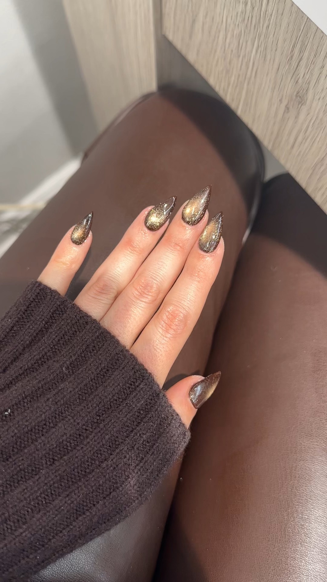 Still on the brown 🤎🤎🤎this is dnd walnut with a brown cat eye over the top (#18 if you’re at Bostons nails and spa!)

#LTKootd #LTKHoliday #LTKdayinmylife