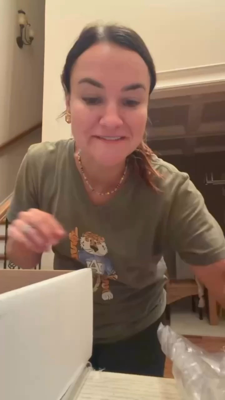 I hope y'all are enjoying these behind the scenes mini vlogs showing you parts of the first time author journey! Should I keep them coming?! 

These are little things that I never would have known before seeing it and doing it myself so I love inviting y'all into the process with me. The Sunday Reset writing countdown is on... ⏳ 

Wish me luck and then tell me to get back to work on the actual writing part! 😂

#SundayReset #HealthyByHeatherBrown Mind Body Spirit, Biblical Health, Millennial Mom