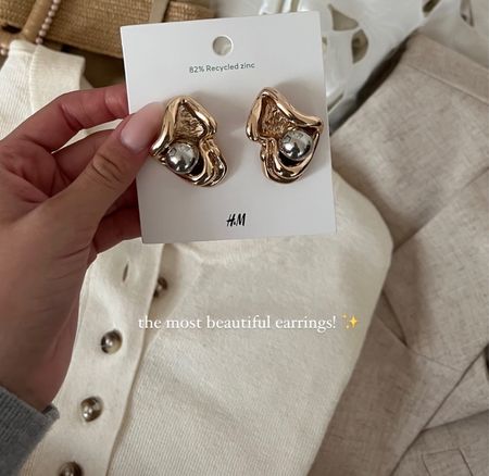 H&M Organic-Shaped Earrings 

#LTKeurope #LTKstyletip #LTKSeasonal