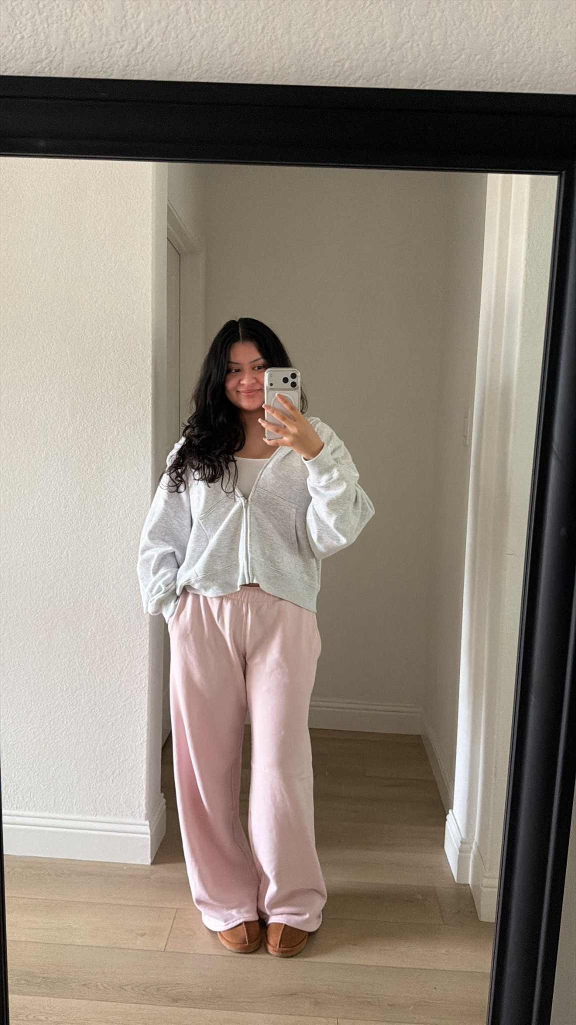 The cutest comfy set from hollister 🎀 #hollister #sweats #holiday 

#LTKGiftGuide #LTKBeauty #LTKHoliday