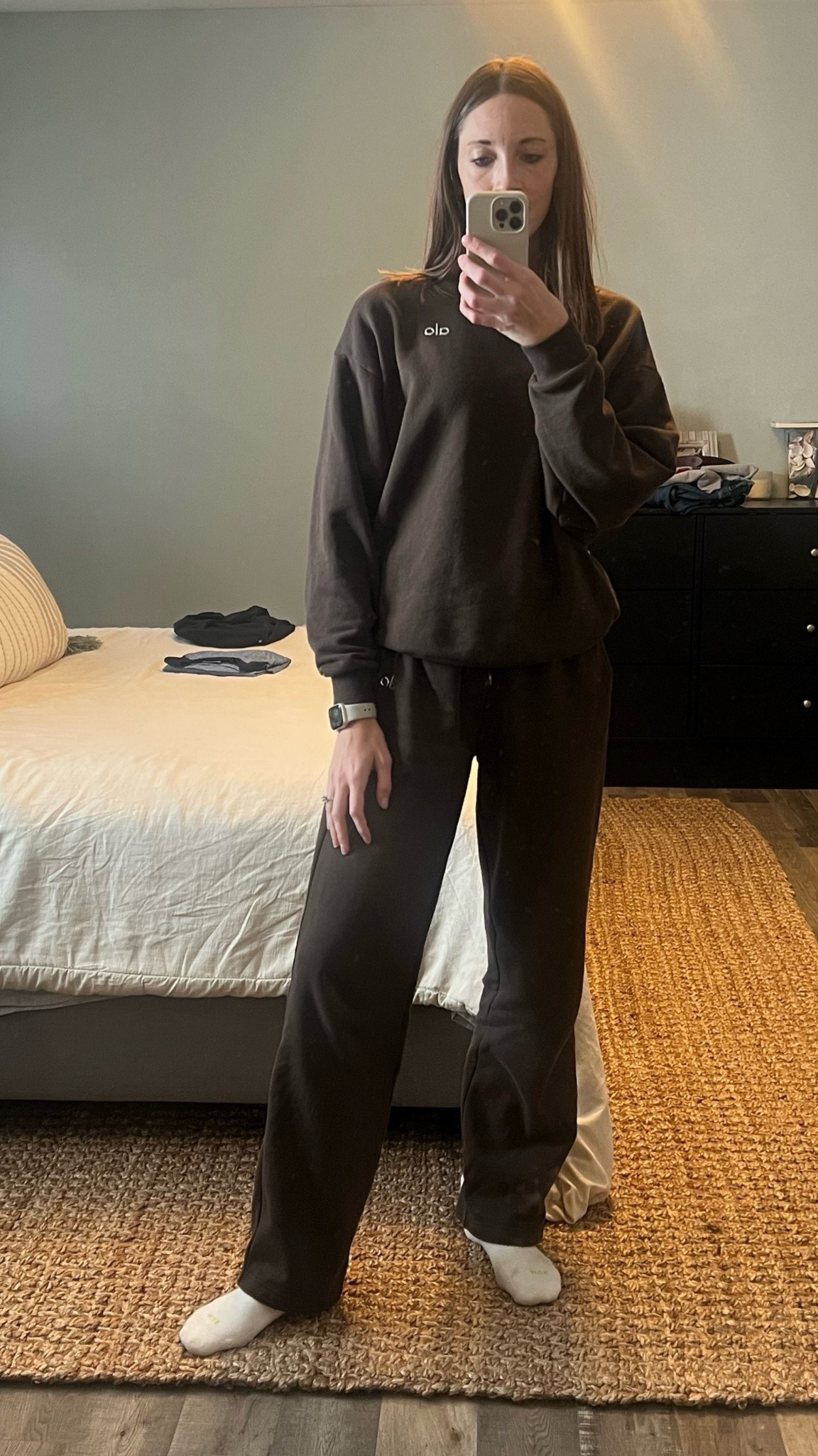 The best gift idea! The most comfy sweats, I’m obsessed!! 

#alosweats
#matchingsweats

#LTKGiftGuide #LTKmomlife #LTKSaleAlert