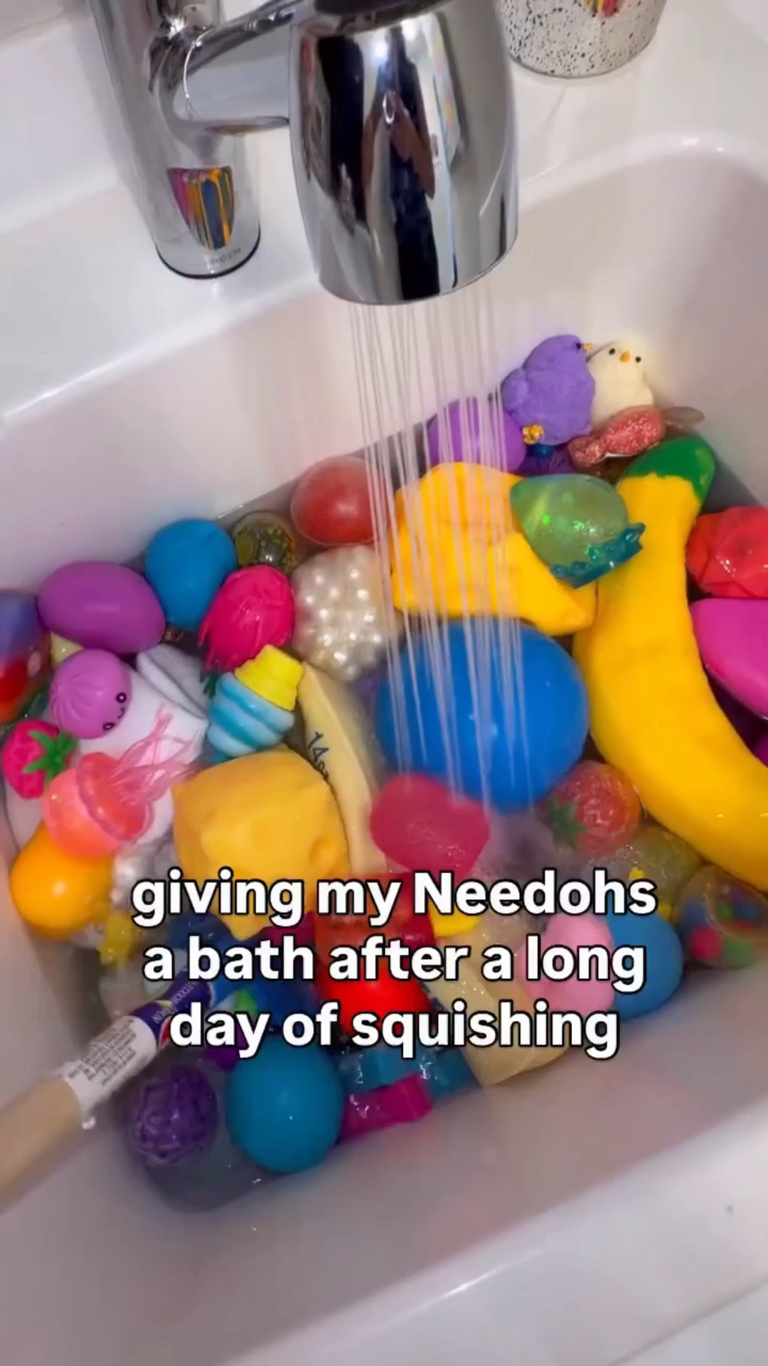 I love these guys 🫶🏼🪼💧💝🫟🧊
@needohofficial 
#needoh #needohs #squishy #viraltrend #real