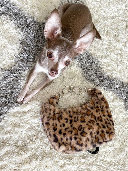 Cute faux fur cross body bag!

Mini bag, animal print, leopard print, Target 

#LTKunder50 #LTKitbag #LTKstyletip