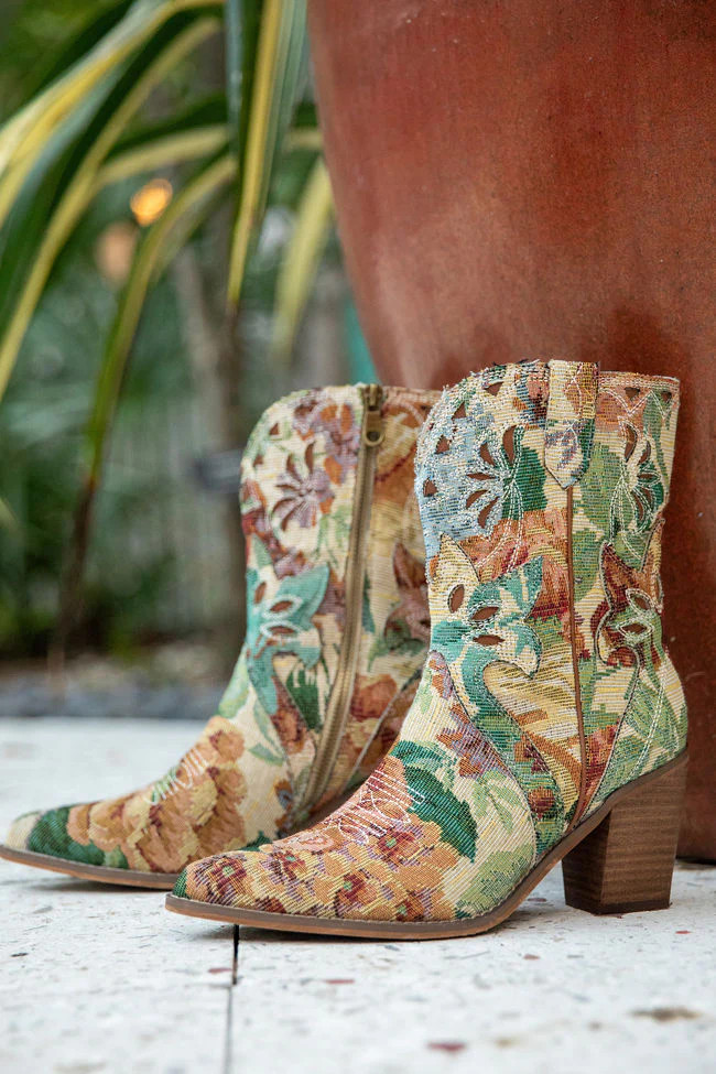 Sierra Floral Bootie | Pink Lily
