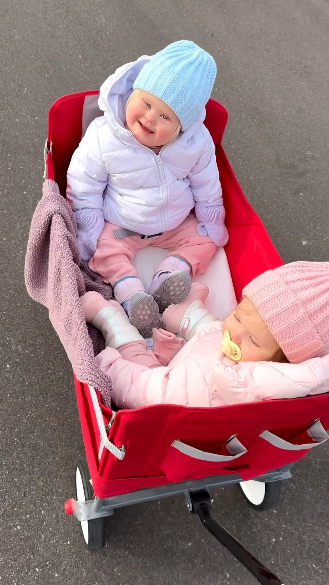 #ad I love when stylish clothes for kids are also comfortable. That’s the dream right?!  Carters is the best at this combo. Not only that, their clothes always last so long for us. I did a full winter haul for the girls during the Carters Pre Black Friday sale happening now, and I had to share so you guys don’t miss out on the deals!! 

Perfect time to stock up for Christmas/Holiday gifts - 50% off - 60% off online and in-store 11/18 - 11/25. 

#Paidlink, #carters, @carters 