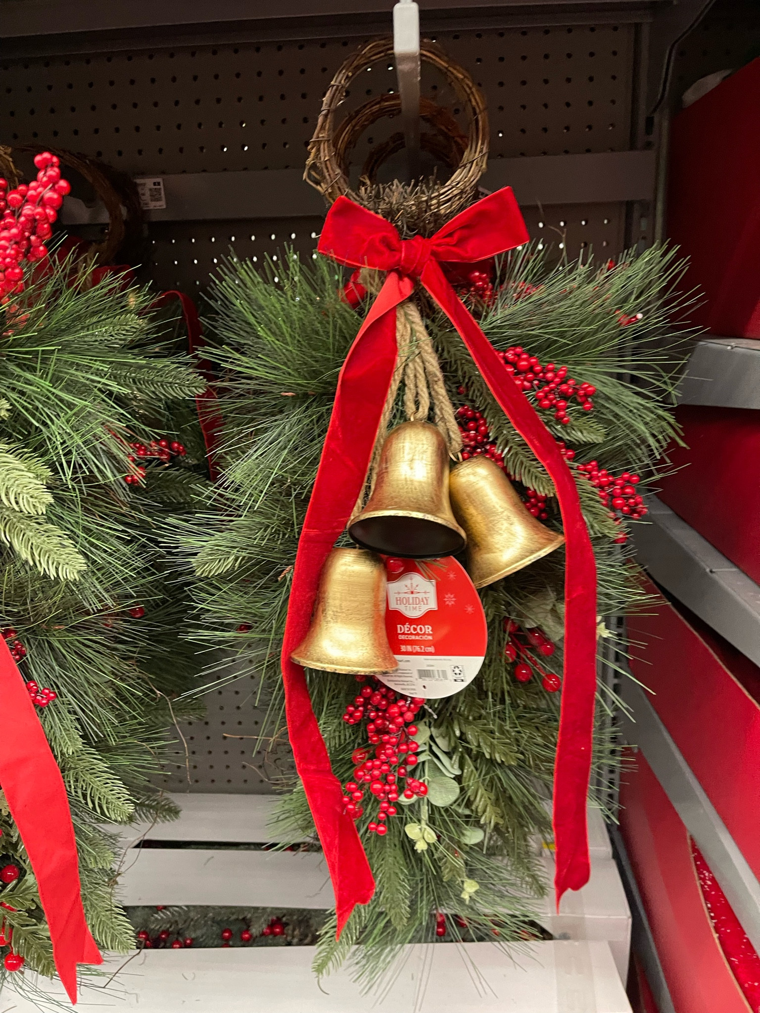 Christmas wreath, Christmas decor 

#LTKFindsUnder50 #LTKHome #LTKHoliday