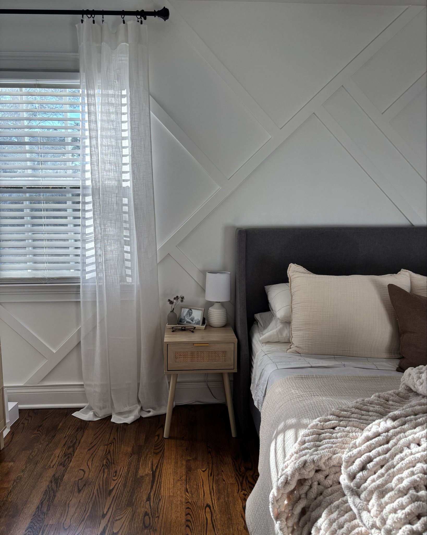 Neutral Modern-Coastal Bedroom Inspiration

🫶🏻 🫶🏻 Double Tap if you like a neutral home aesthetic

👉🏻 Follow @HomesWithChristina & Click the 🔔 above to never miss my exclusive app-only content! 🙃

.
.
Sheets Sets | Duvet | Comforter Set | hotel quality pillows | upholstered platform beds under $500 | White and Cream Bedroom | Neutral Bedding | Coastal Bedroom | White Bedroom Inspo | cream, white, & gray decor | spring bedroom refresh
#neutralbedding #whitebedroom #platformbed 

#LTKSeasonal #LTKSaleAlert #LTKHome