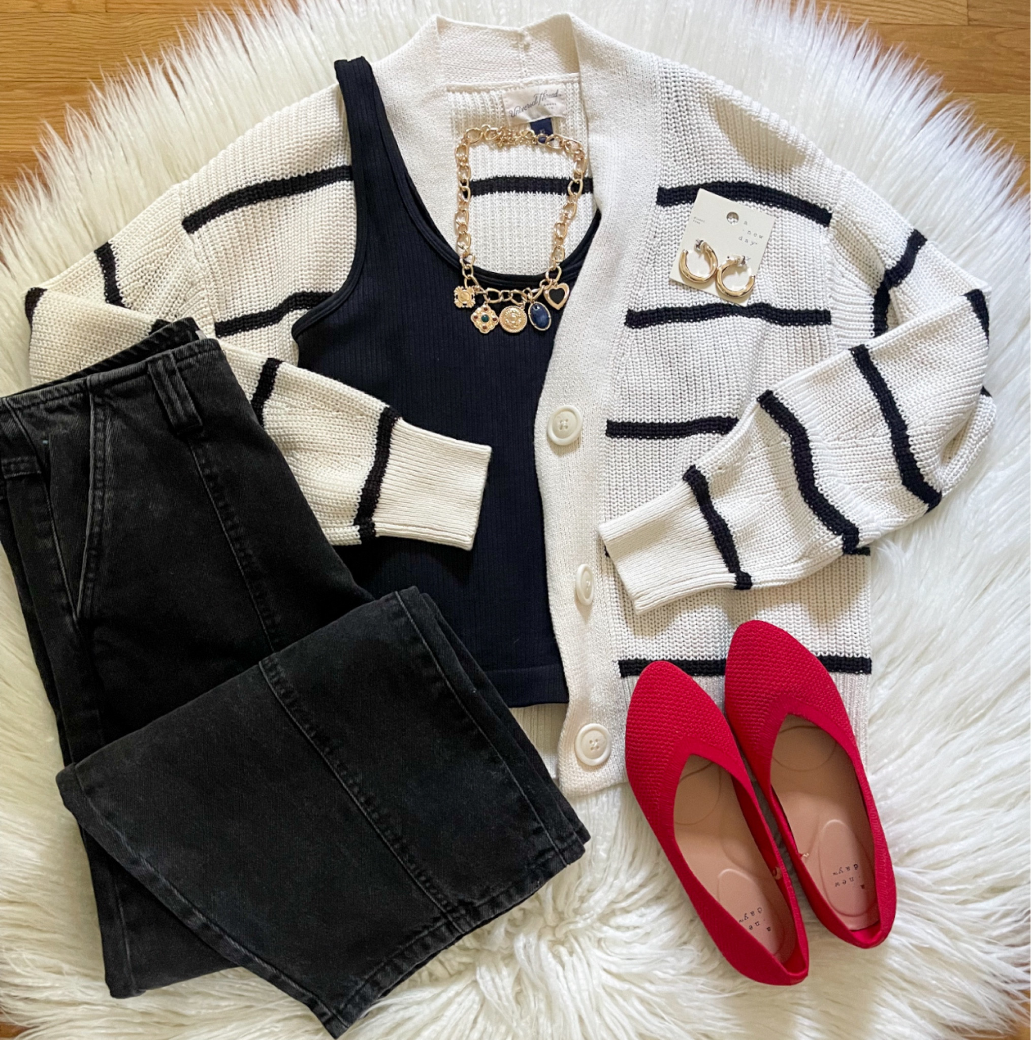 Here’s a fun look for you tonight!  
✔️ Oversized Striped Cardigan!
✔️NEW Target Barrel Jeans!
✔️Trendy Charm Necklace!
✔️ Red Flats!

Everything is linked for you!  Have a great night! ❤️

#LTKFindsUnder50 #LTKStyleTip