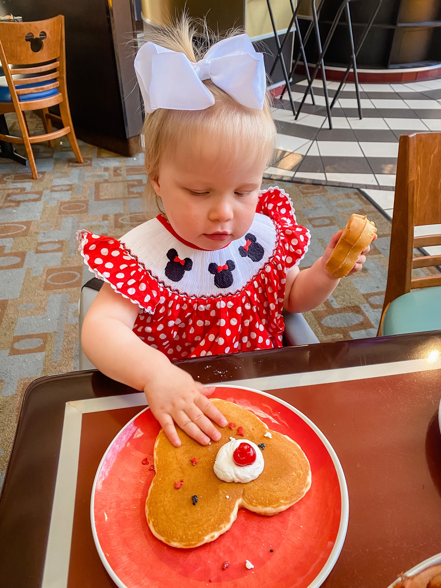The sweetest Minnie Mouse bubble for your Disney trip! 🥹✨ 

#disneymom #disneyvacation #disneybaby #disneyoutfits

#LTKkids #LTKbaby #LTKtravel