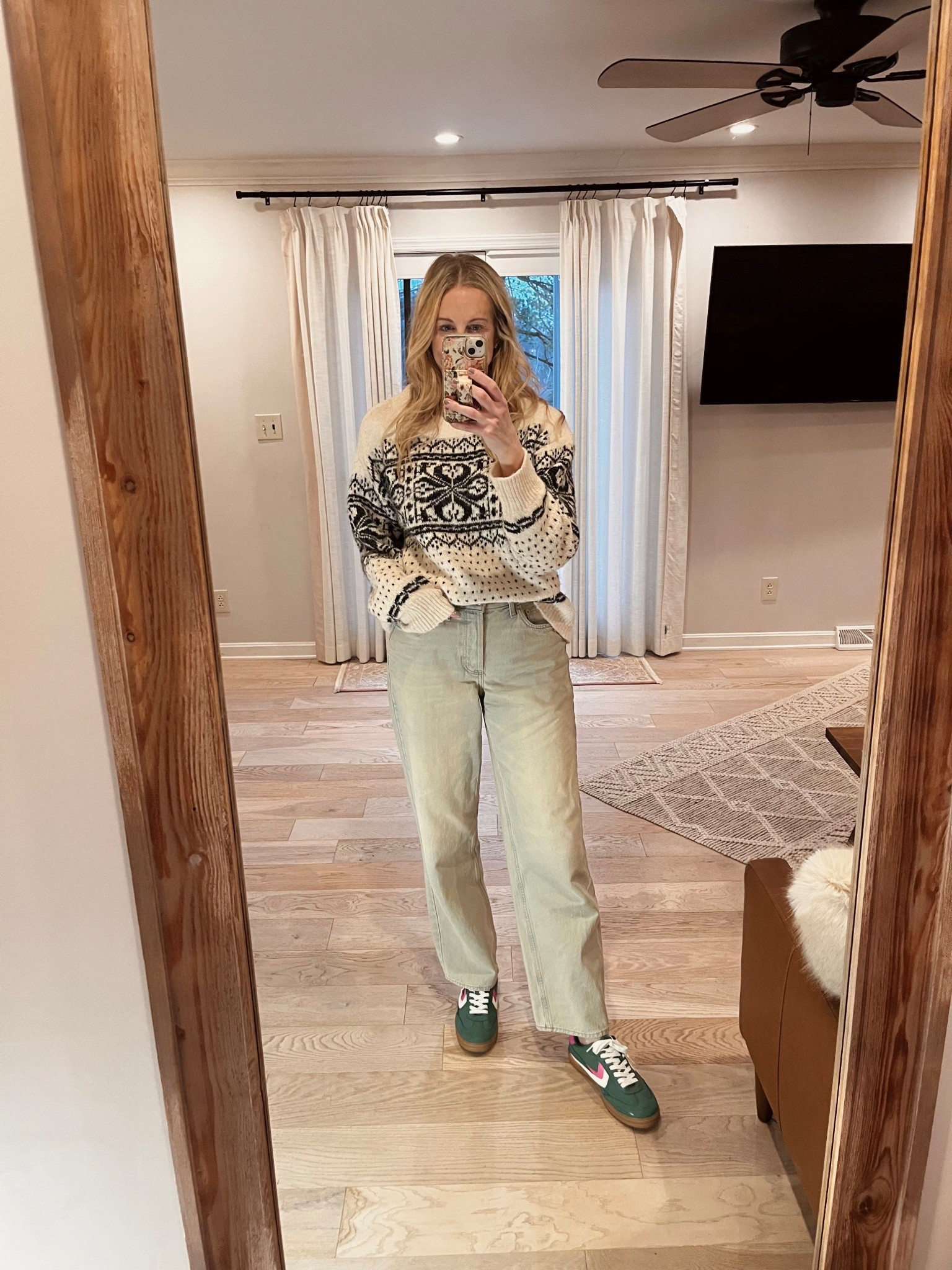 A Target fit I cannot get enough of this winter!  Wide leg jeans and black and white sweater!!

#LTKgrwm #LTKFindsUnder50 #LTKSeasonal