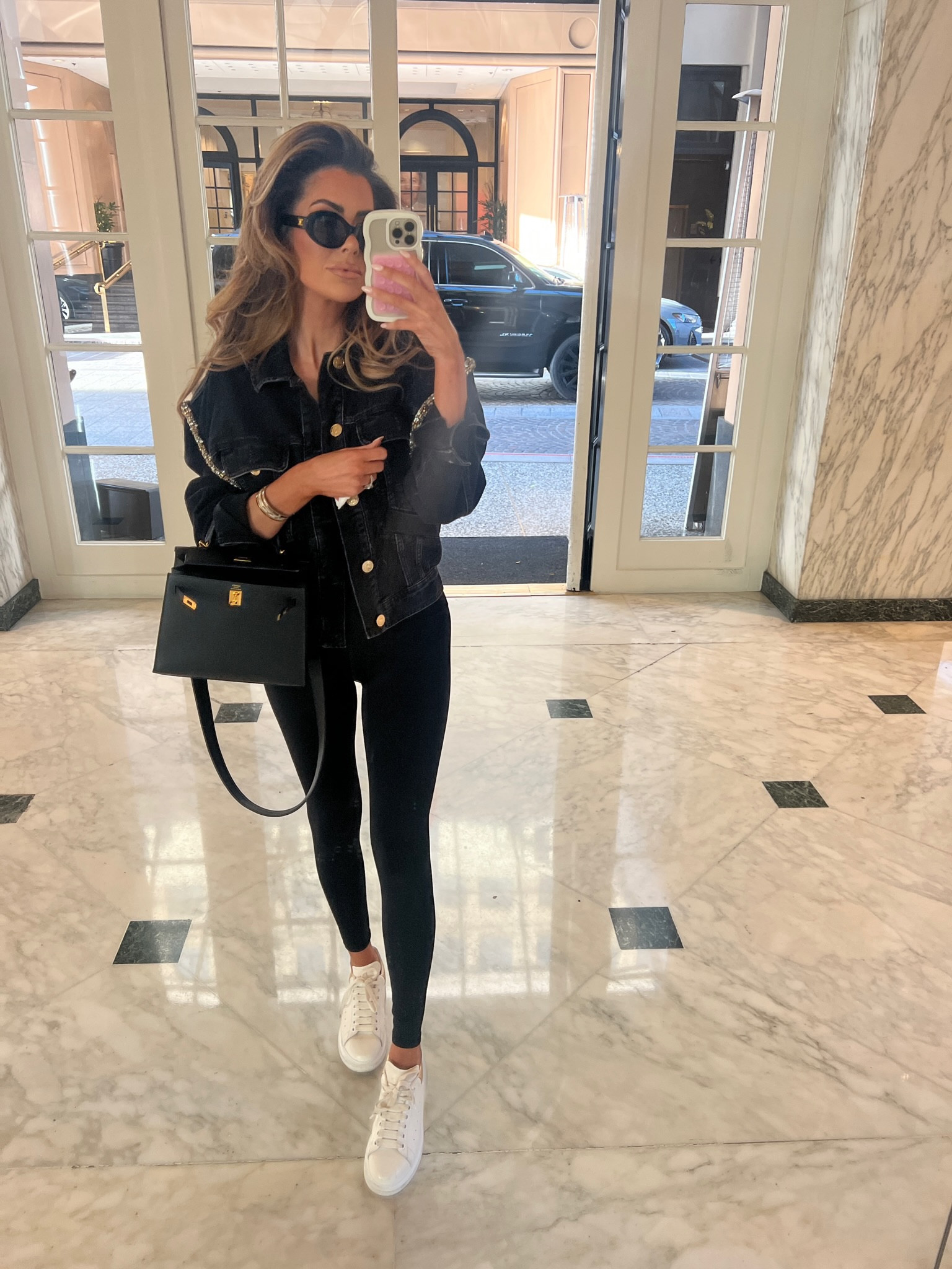 Wearing an XS in leggings and size 1 in tank. 
@nordstrom #nordstrompartner

Alo leggings, casual outfit, black leggings, flattering leggings, women’s sneakers, women’s sunglasses, Celine sunglasses, Emily Ann Gemma 

#LTKstyletip