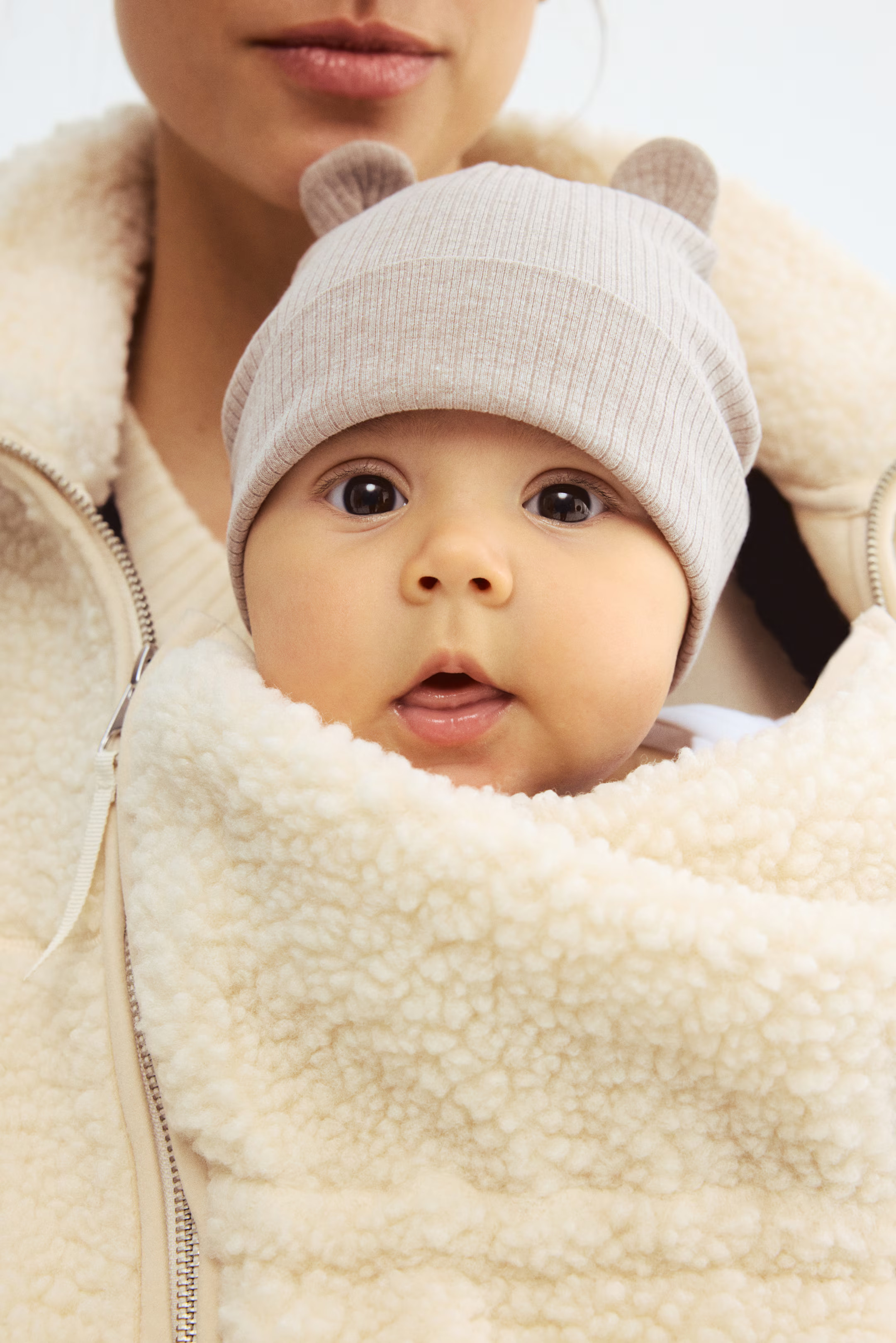 MAMA Before & After Babywearing Fleece Jacket | H&M (US + CA)