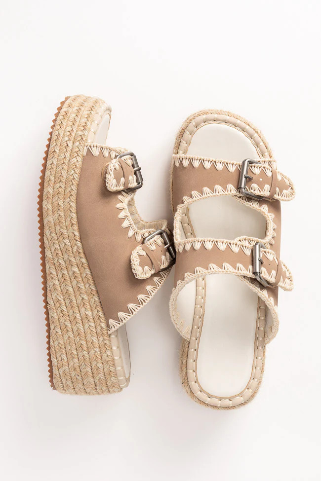 Cora Cedarwood Buckle Platform Sandals | Pink Lily