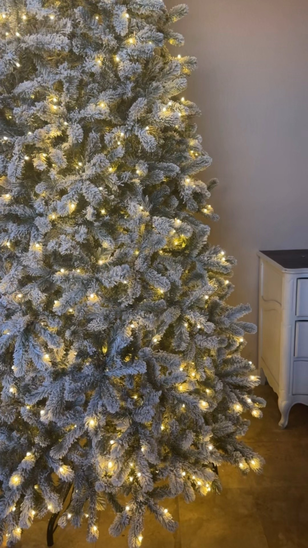 My Christmas muse. 😻 introducing the King Flock by King of Christmas! It’s 9 feet tall, absolutely stunning with 1100 warm white LED lights. A special tip I have for you is to go through an detail the lights once you have it all fluffed. Just make sure they’re all turned outward so that they’ll sparkle an stand out, even when you’ve put everything on the tree. ✨ KOC is having a pretty sweet sale right now, head over to the website via this link and pick out a beautiful new tree. You will absolutely love it. 😍 

#LTKHoliday #LTKHome #LTKSeasonal