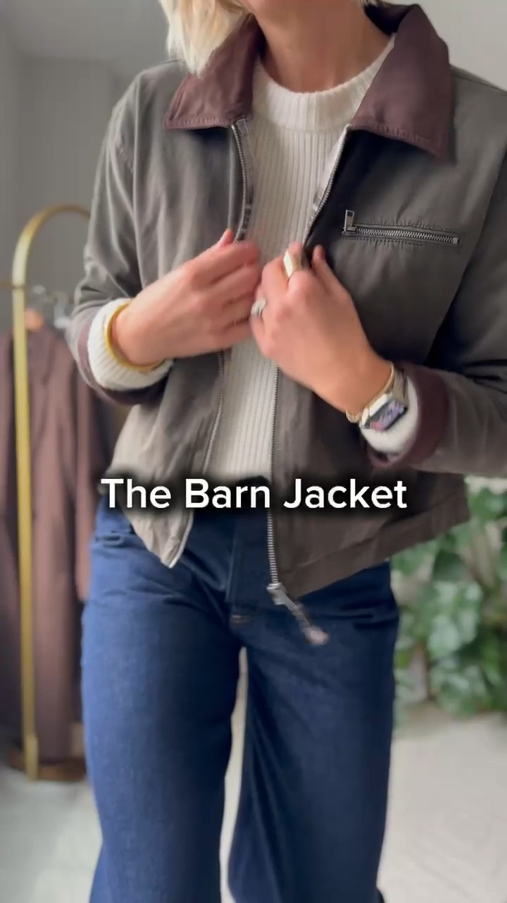 The Barn Jacket
Your go-to everyday option.
It’s that perfect blend of casual and refined—and the cropped style pairs perfectly with relaxed and wider-leg bottoms we’re all loving right now.
🤎 Rugged meets refined.

Sizing details: I sized up to a medium in this jacket to be able to layer in the colder months.