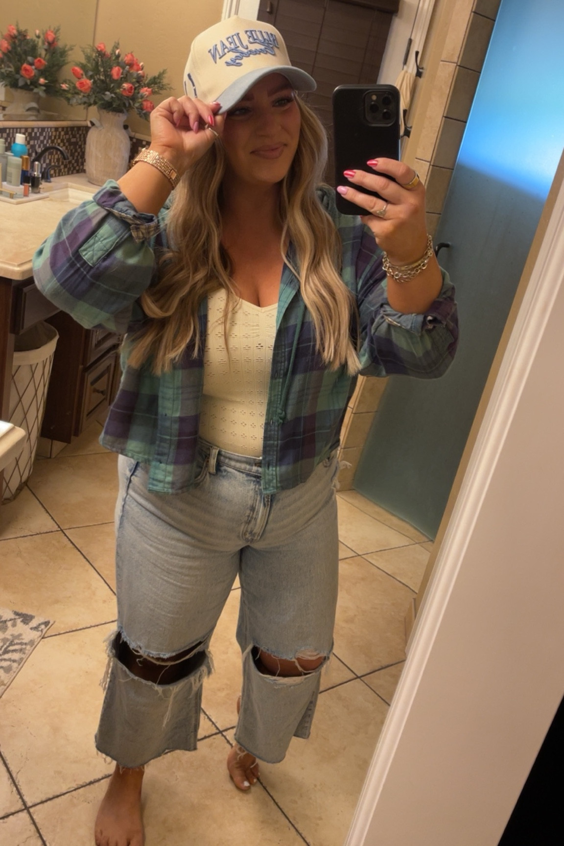 Obsessed with how this fit came together — the jeans + plaid combo from American Eagle is giving laid-back but put together, paired with a simple tank from Boot Barn and topped off with the perfect hat from Buckle 🤠✨

This is one of those outfits you can throw on and still feel confident, comfy, and a little bit country-chic. Perfect for running errands, coffee runs, or just feeling cute doing everyday life.

Linked everything for you — because this combo is too good not to share 🤍

#LTKstyle #LTKfinds #momstyle #casualoutfit #everydaystyle #westerninspo #ootd #denimstyle #plaidstyle #effortlessstyle #momuniform #springfits #summerstyle

#LTKMidsize #LTKmomlife #LTKootd
