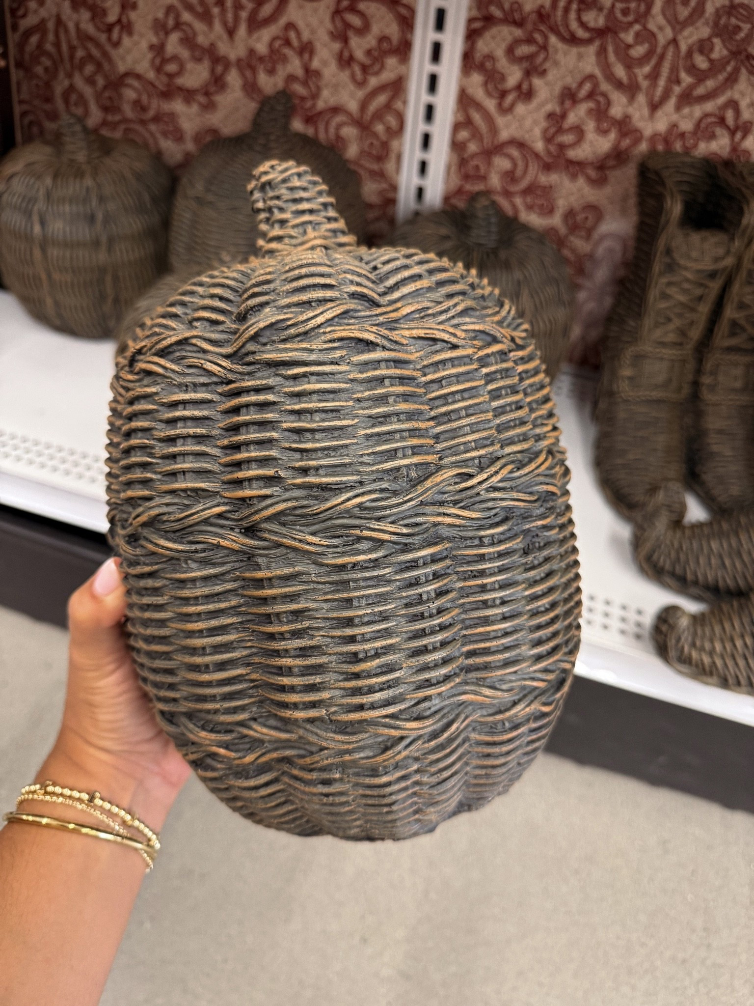 New pumpkins and witch hats at Michael’s! And they’re on sale 🤎

#michaels #pumpkins #falldecor #fallhomedecor #halloweendecor

#LTKSeasonal #LTKHome