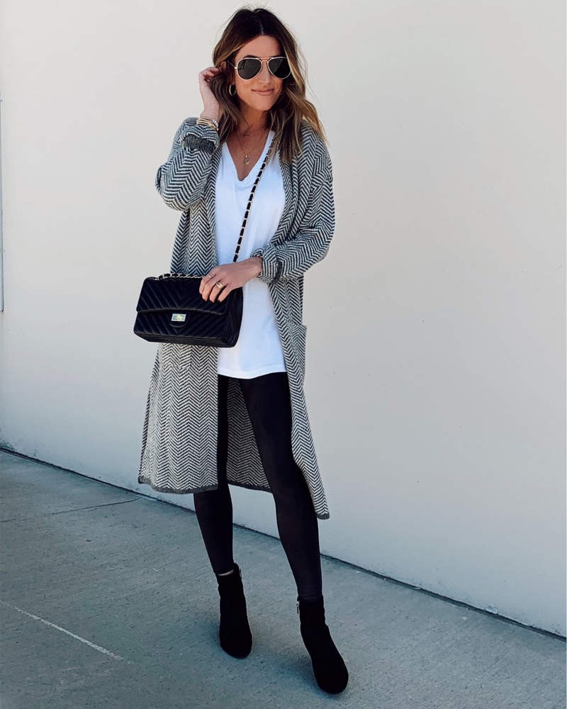 V-Neck Drapey Legging Tee | Abercrombie & Fitch (US)