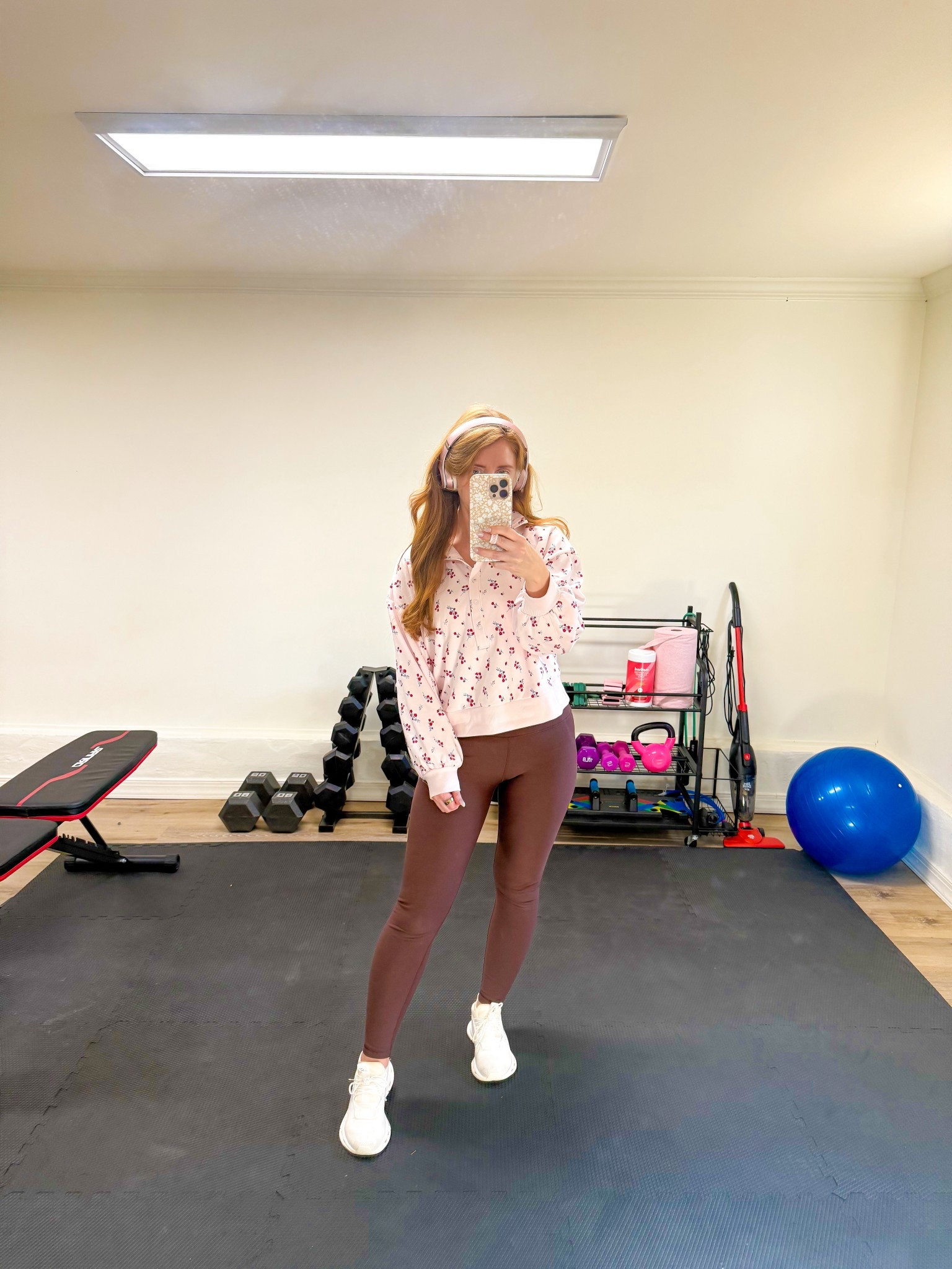 School run outfit turned gym outfit. 




Workout clothes 
Athleisure
Mom style 
Amazon finds 
Target finds 
Fleece lined leggings 
Floral sweatshirt 

#LTKdayinmylife #LTKootd #LTKfitnessgoals