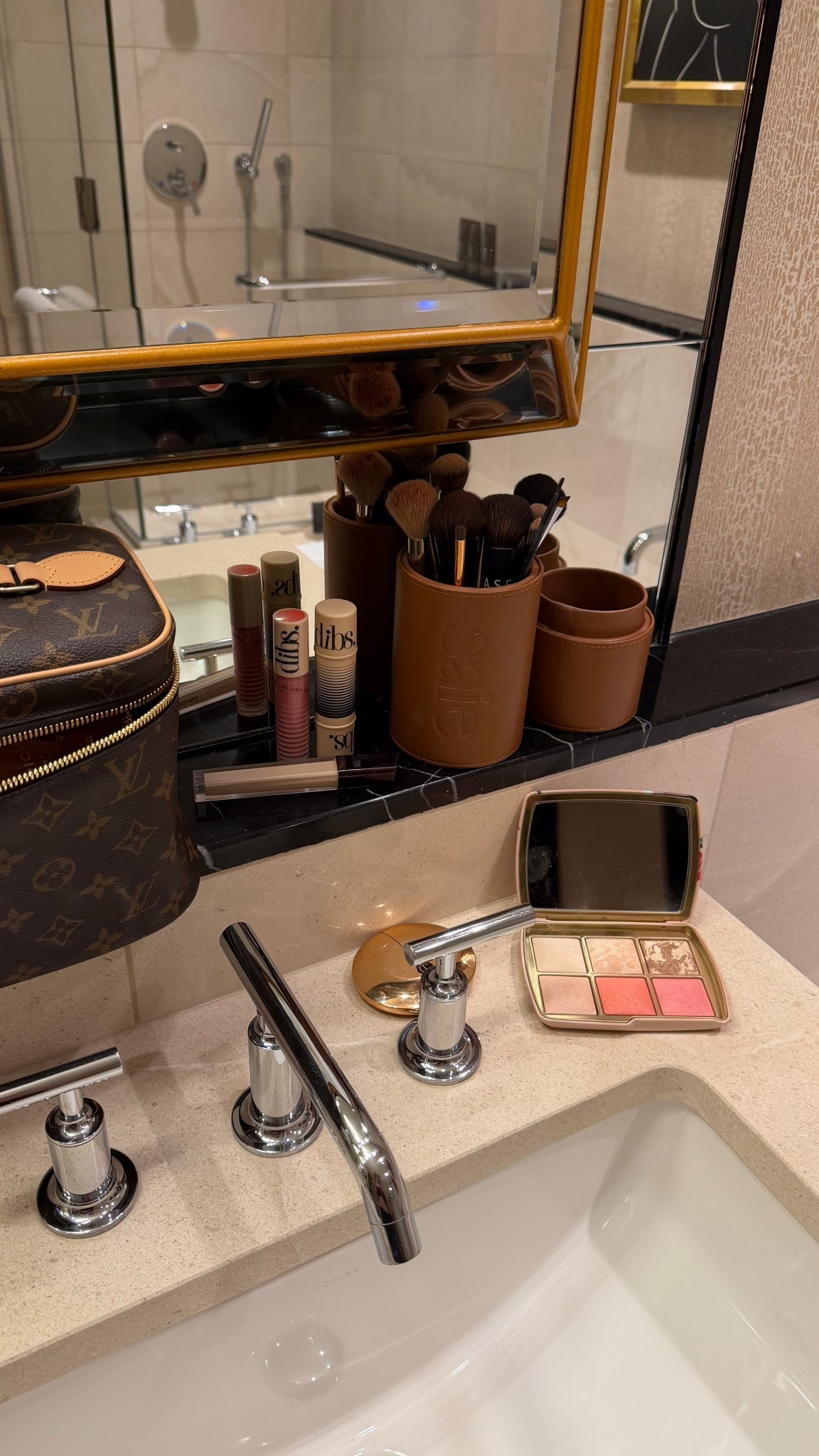 my travel makeup set up 💄

#LTKBeauty #LTKTravel #LTKselfcare