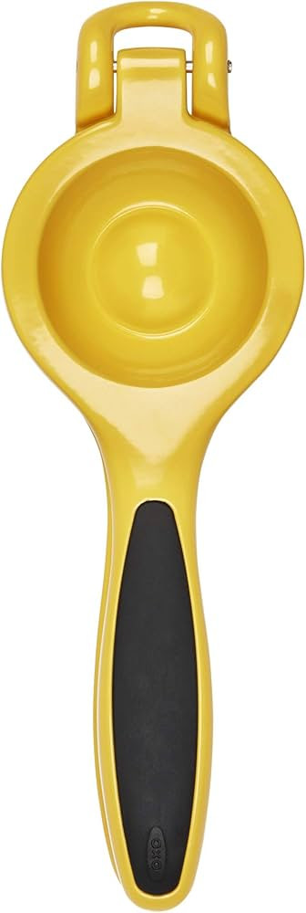 OXO Good Grips Citrus Squeezer,Yellow/Black | Amazon (US)