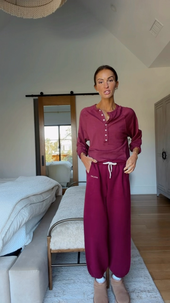 could live in this joggers 🤤 40% off and such a good gift idea! 🎁 even for yourself 🤭

#LTKSaleAlert