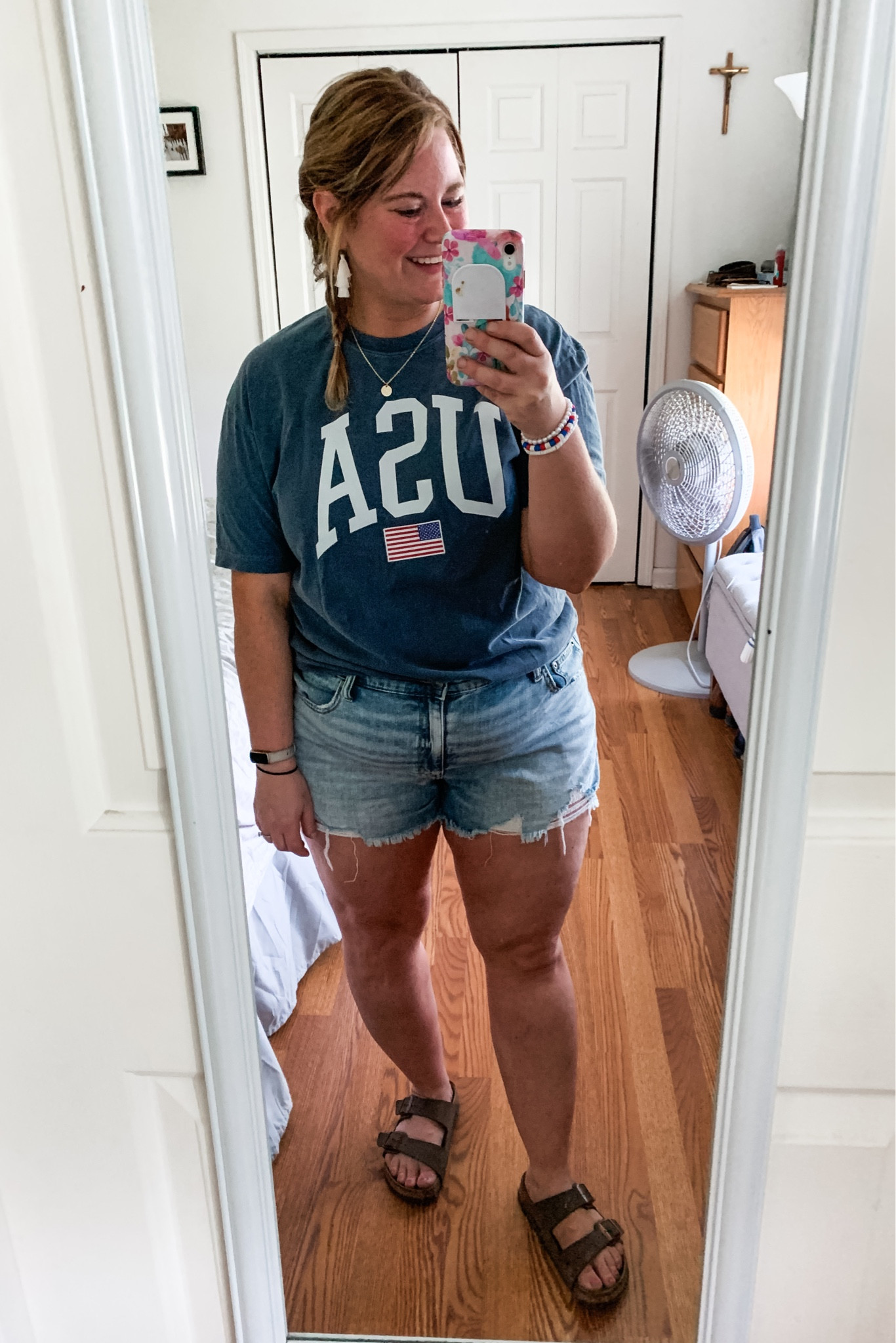 My exact shirt isn’t linkable but I’ll link similar. Shorts are from Aerie and have a stretchy waistband. ❤️🤍💙

Memorial Day outfit
4th of July outfit 
Red white blue
Denim shorts
Patriotic graphic tee 

#LTKSeasonal #LTKMidsize #LTKFindsUnder50