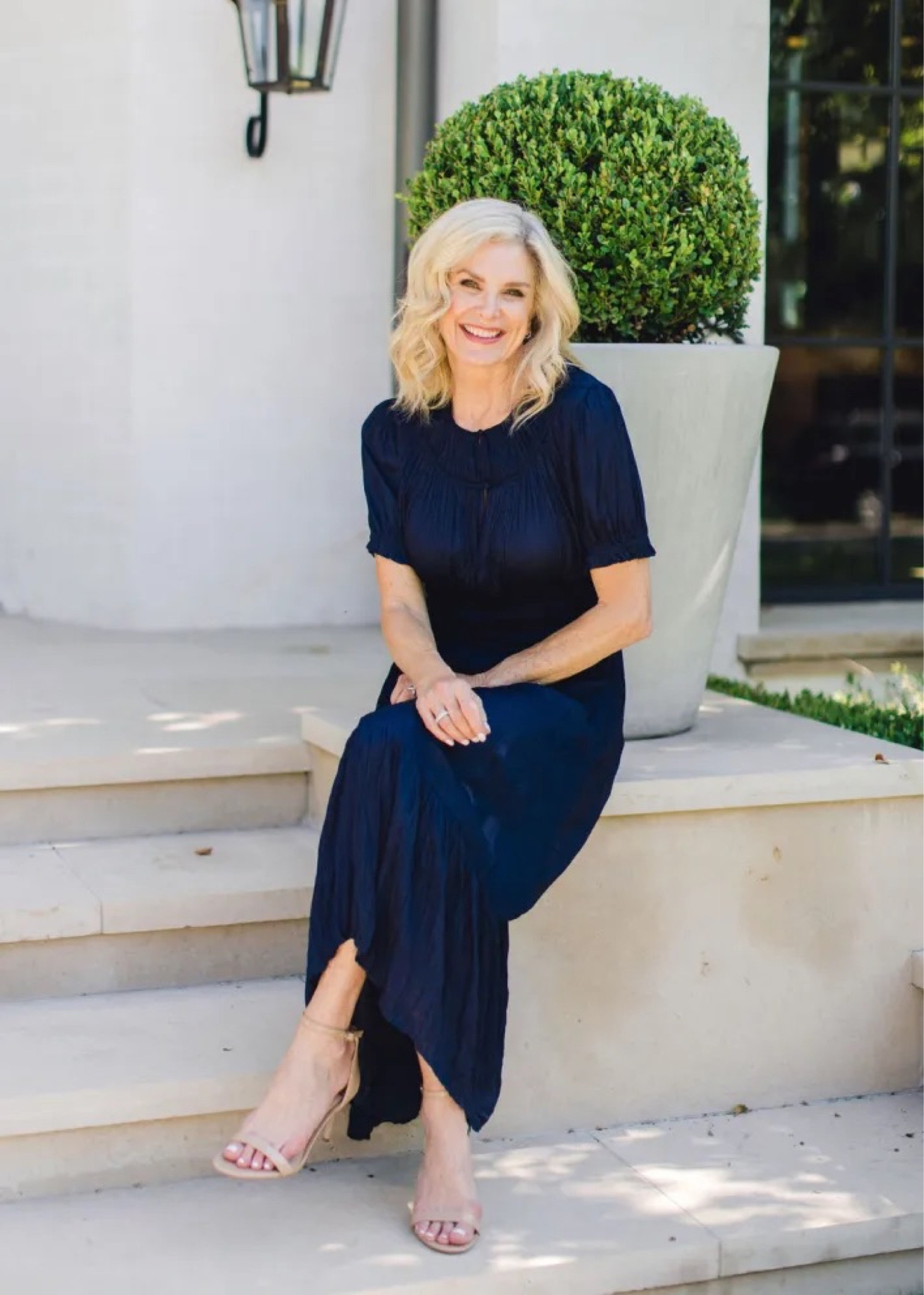 The midi dress you need now! Size M  

#LTKstyletip #LTKover40 #LTKSeasonal