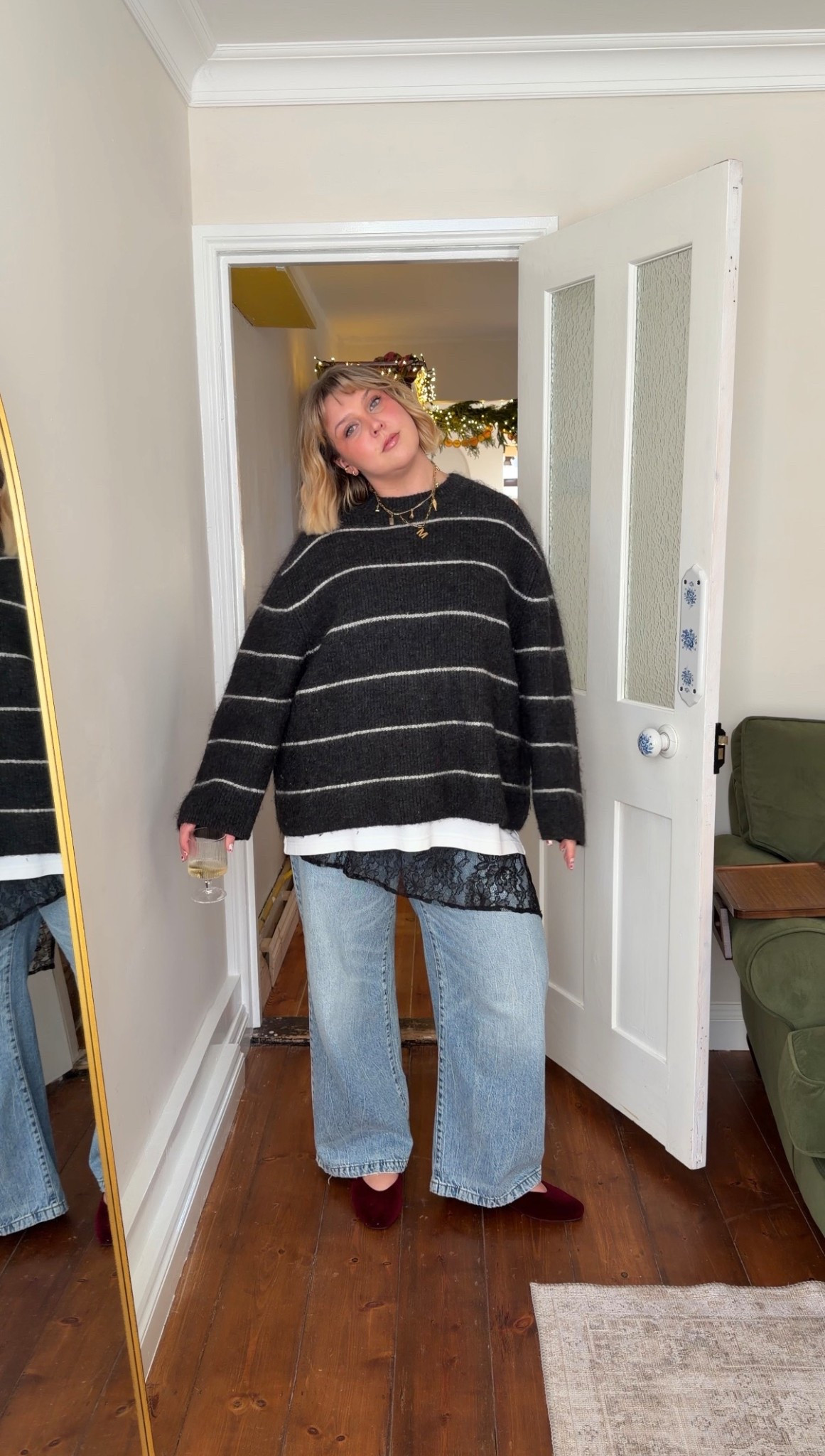 Smart causal jeans & a jumper winter outfit 

#LTKwinter #LTKmidsize