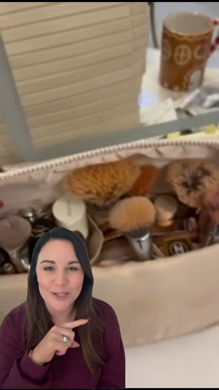 The best toiletry bag for him or her!! But most importantly it is PERFECT for makeup!!! No more digging for all your stuff!
#giftsforher #giftsforhim #christmasgifts

#LTKBeauty #LTKTravel #LTKGiftGuide