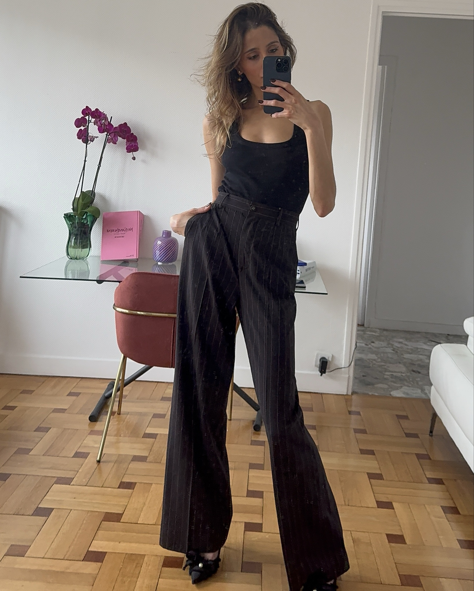 Un look intemporel et flatteur que j’adore pour le printemps : un débardeur noir basique + un pantalon fluide à fines rayures pour allonger la silhouette sans effort
#LTKfrance #LTKeurope #LTKspring
#LTKstyletip #LTKpetite #LTKworkwear
#LTKchic #LTKbasics #parisianstyle
#minimalstyle #timelesslook #effortlesschic
#widelegpants #elegantoutfit #capsulewardrobe

#LTKspring #LTKfrance #LTKeurope