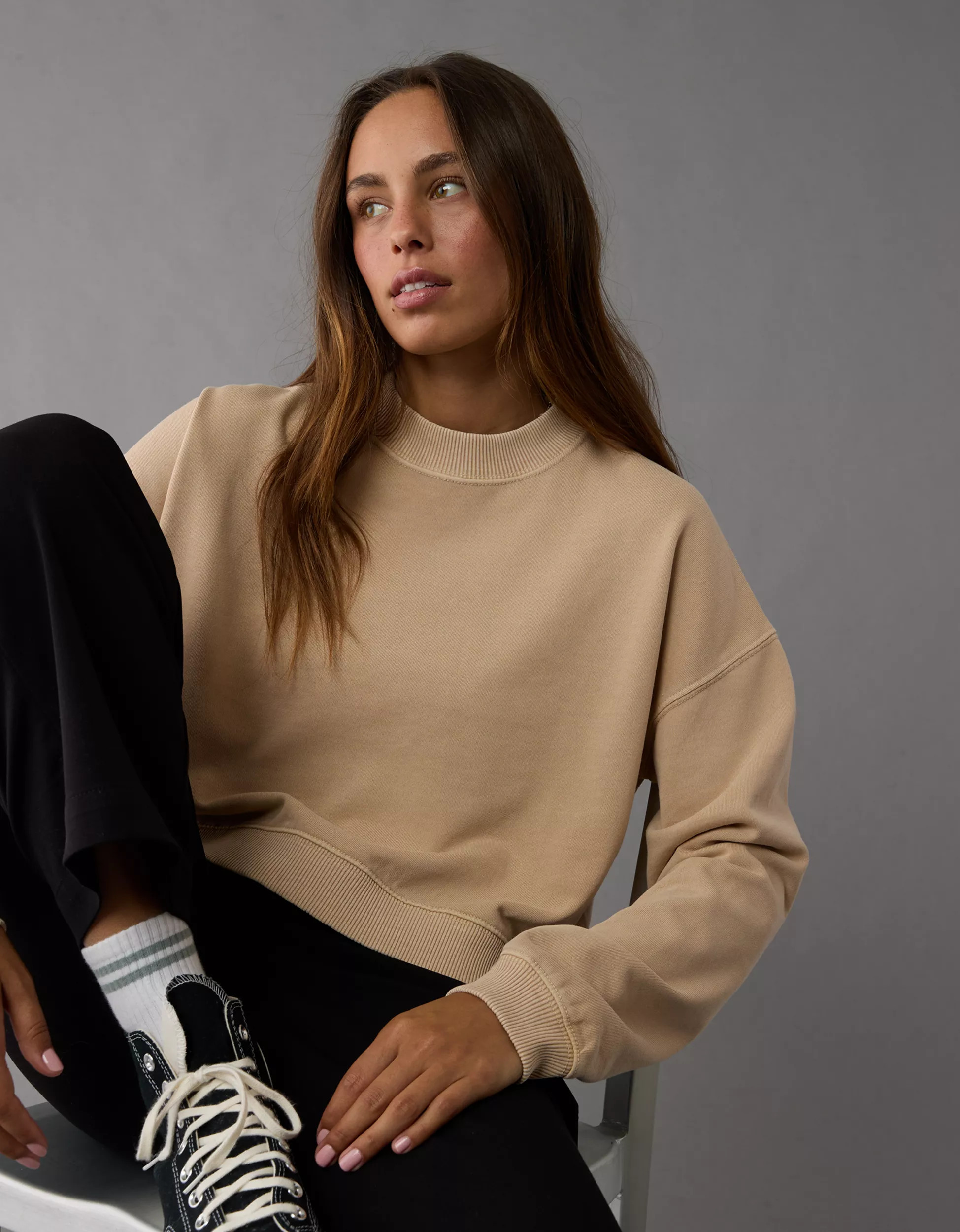 AE Big Hug Cropped Crew Neck Sweatshirt | American Eagle Outfitters (US & CA)